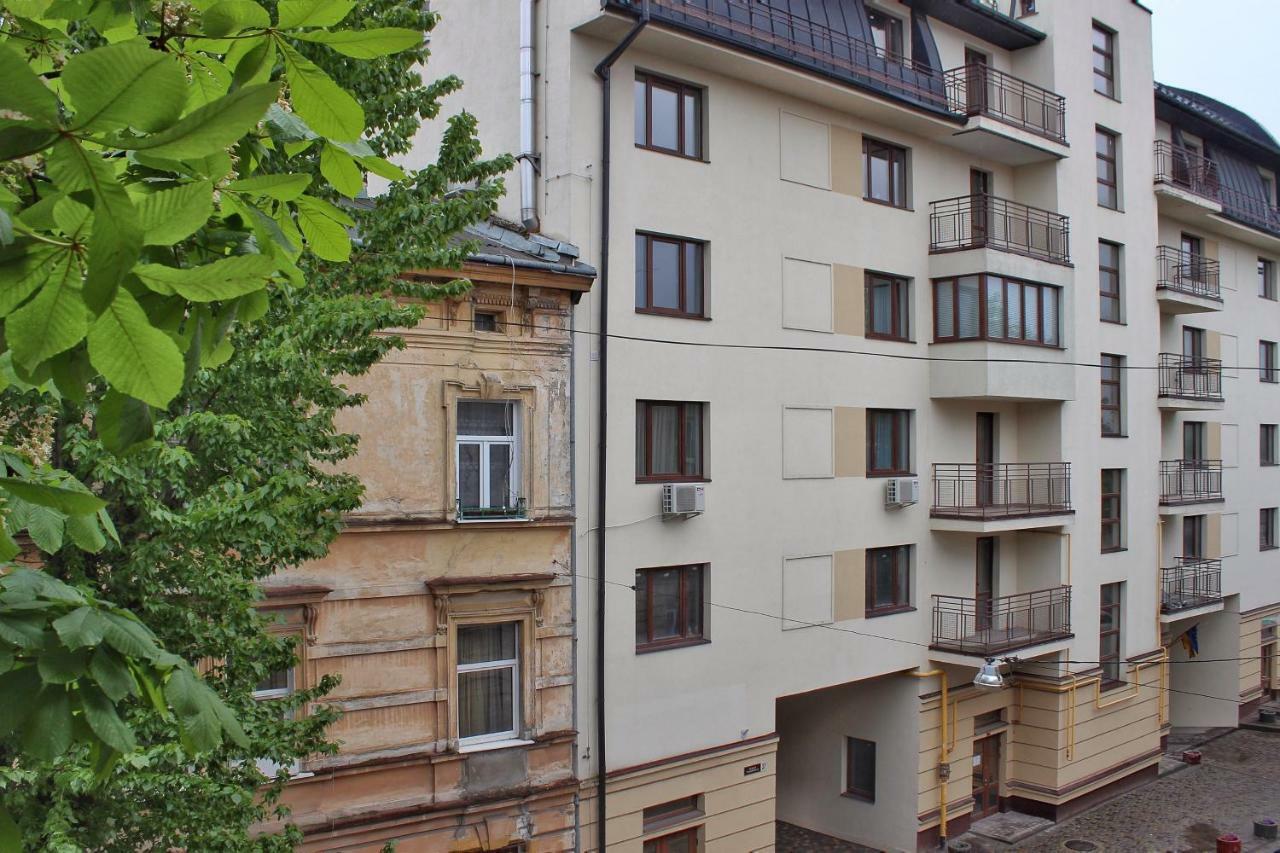 Квартира По Вулиці Голубовича 42 Біля Вокзалу Комфортна Повноцінна Стильна Lviv Exteriör bild